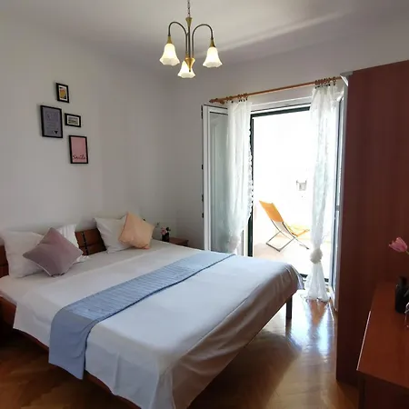 Apartment Mira