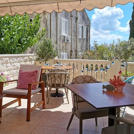 Mira Apartment