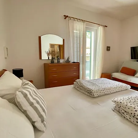 Mira Apartment Bol